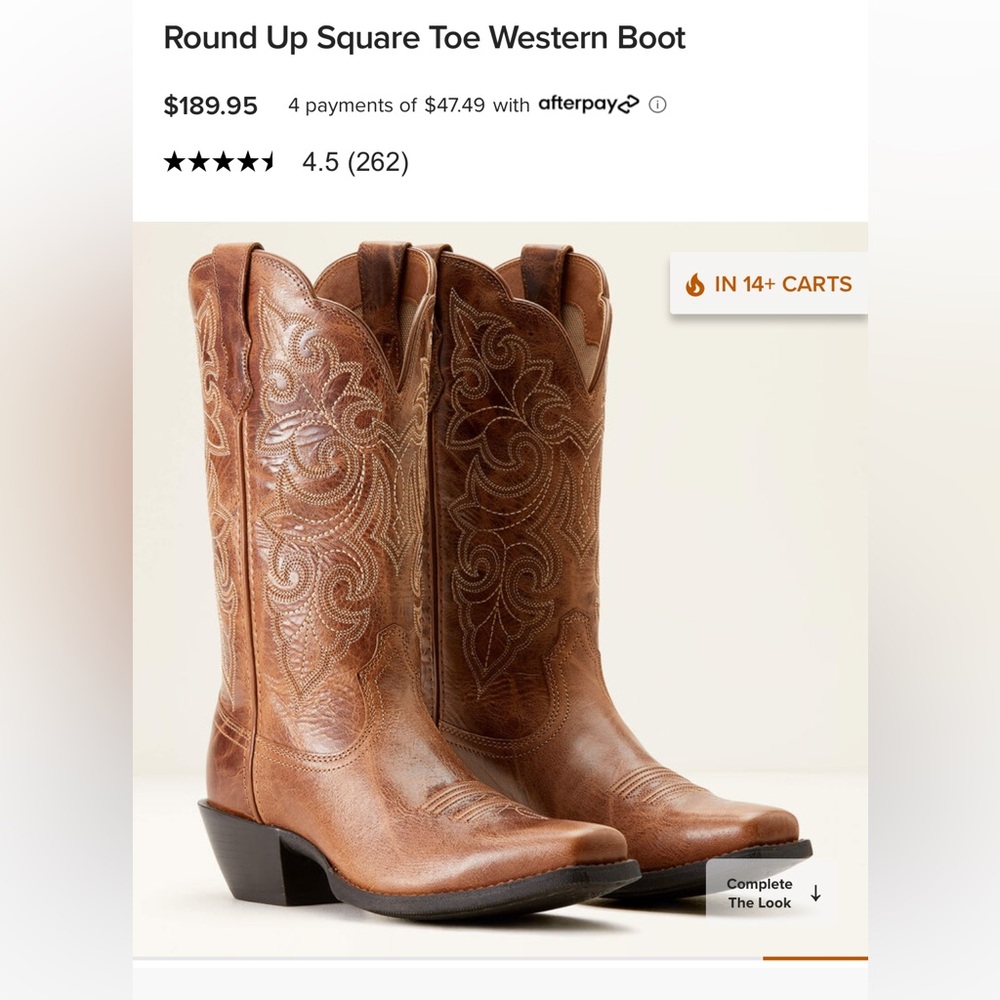 Women’s Round Up Square Toe Ariat Western Boots. Size 7.5 Scalloped edge.